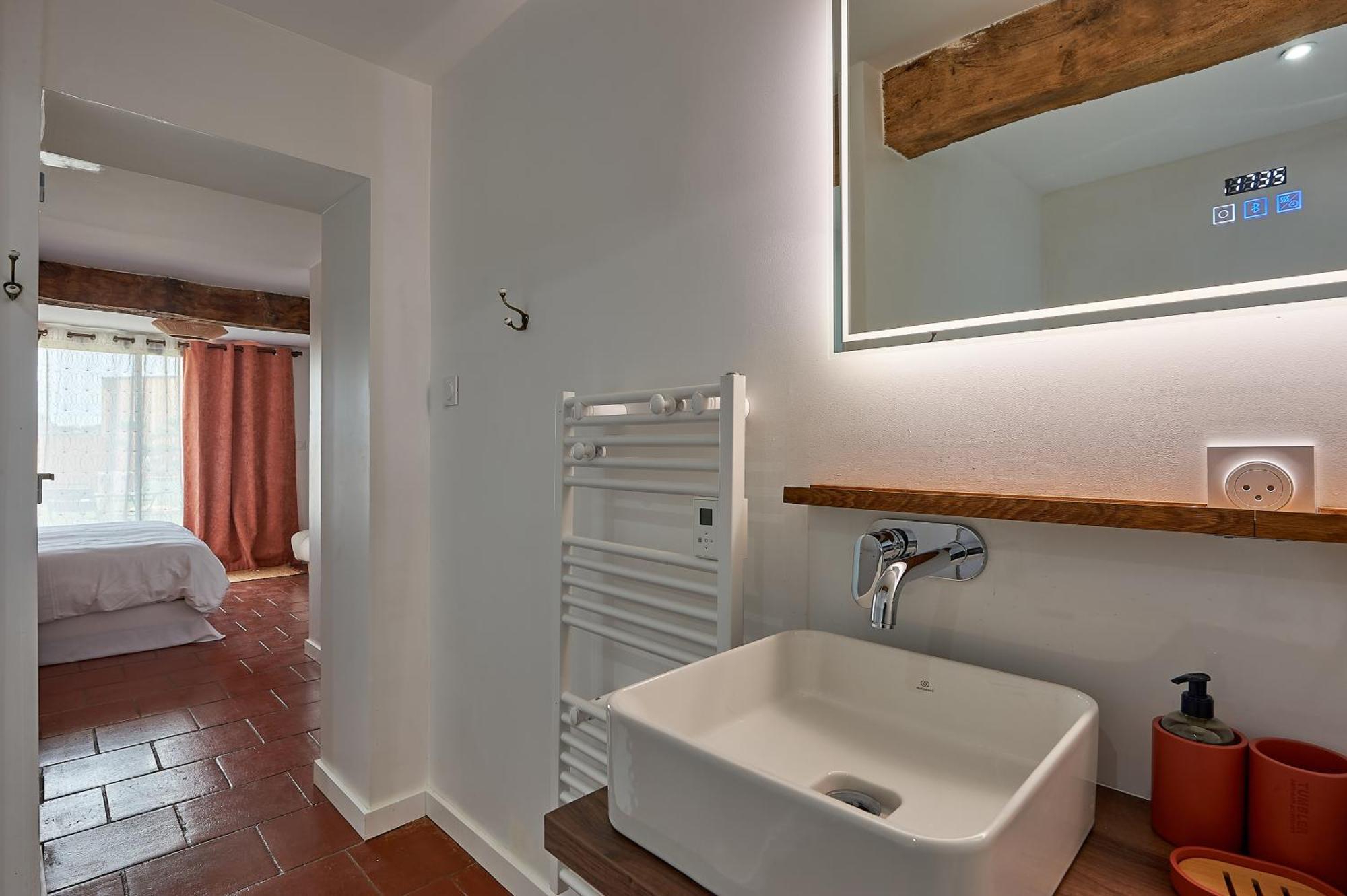 Bed and Breakfast Le Repaire Lagardere Lussac  Zewnętrze zdjęcie