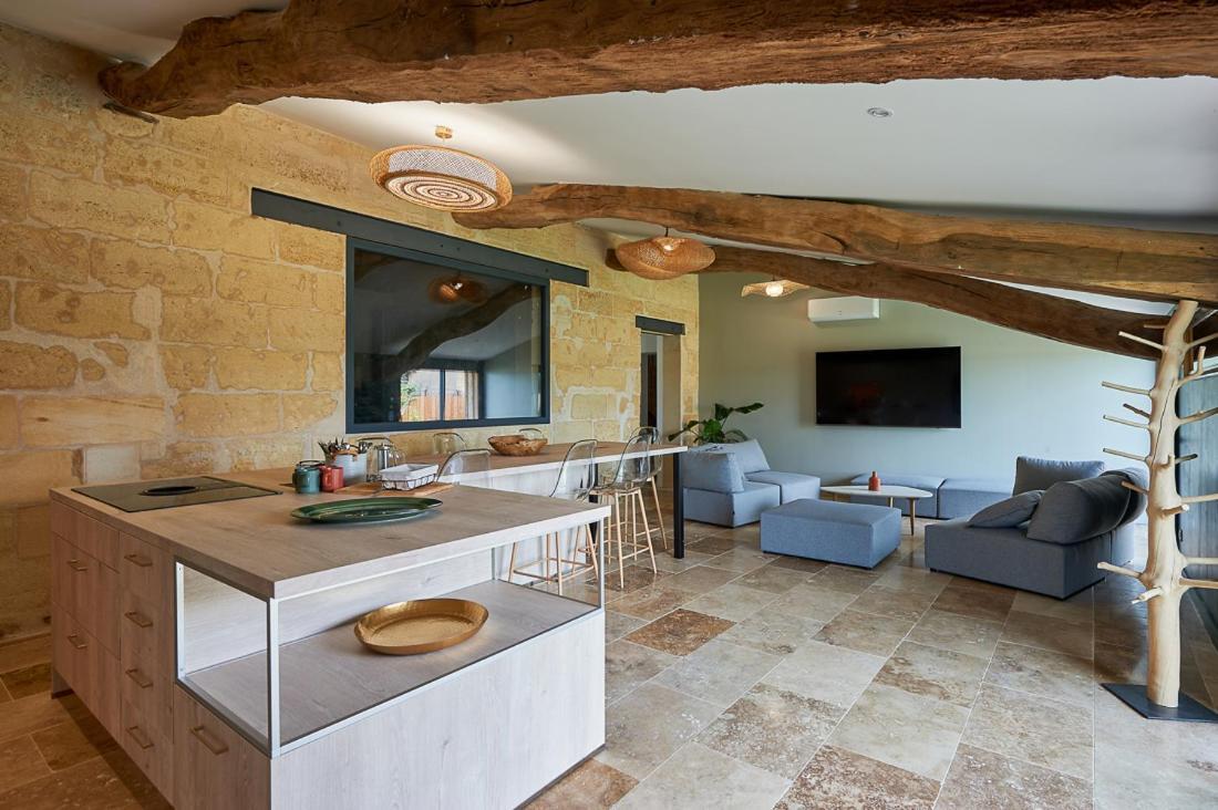 Bed and Breakfast Le Repaire Lagardere Lussac  Zewnętrze zdjęcie